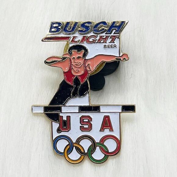 🔮‎ 5/$25 Vintage Olympics Track And Field Busch Light Pin - Picture 1 of 2